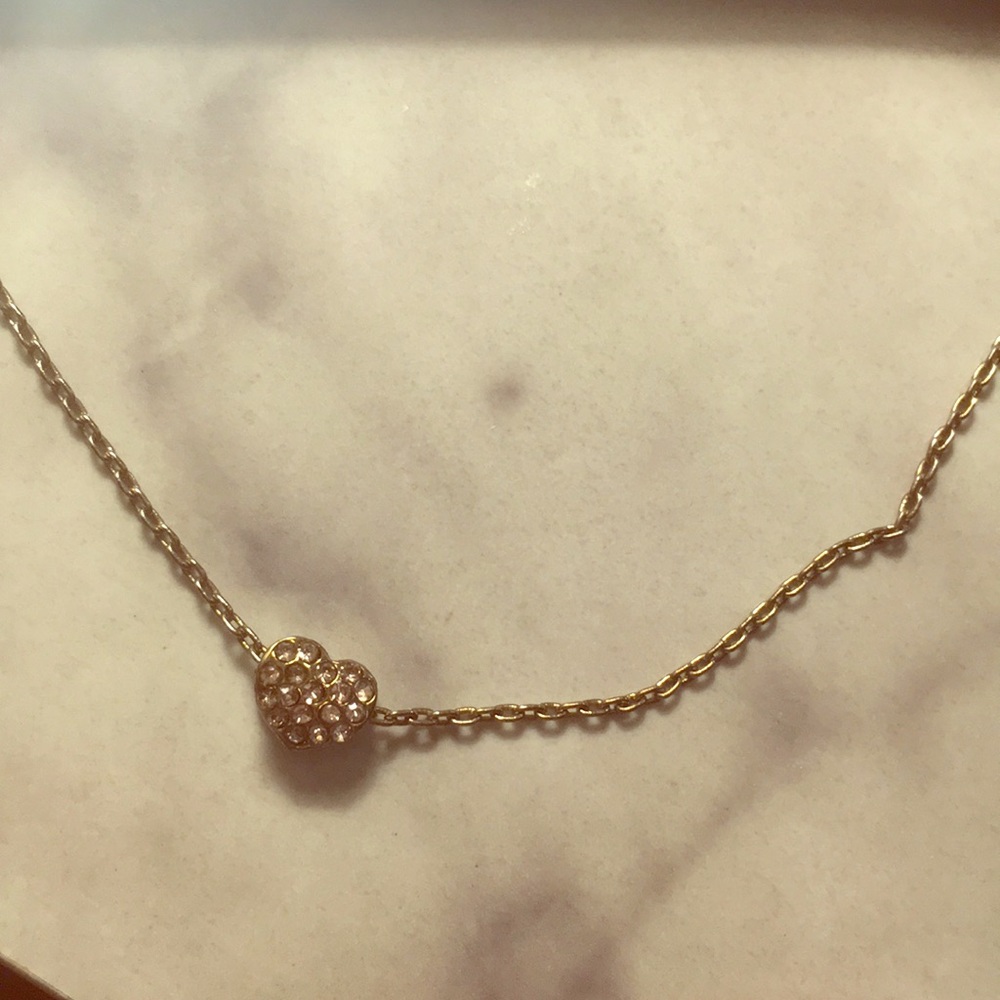 Mini pink heart necklace forever21